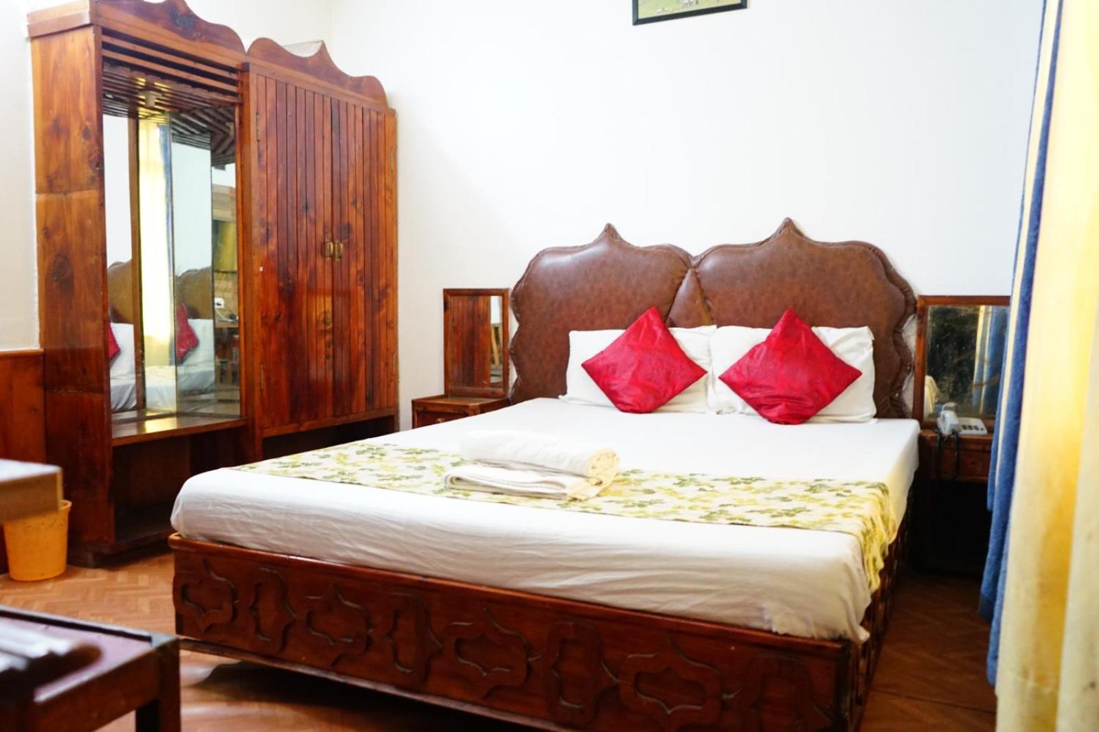 Hotel Magnolia Mallroad Manali Exteriér fotografie