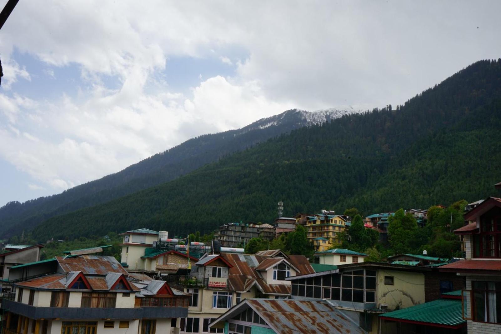 Hotel Magnolia Mallroad Manali Exteriér fotografie